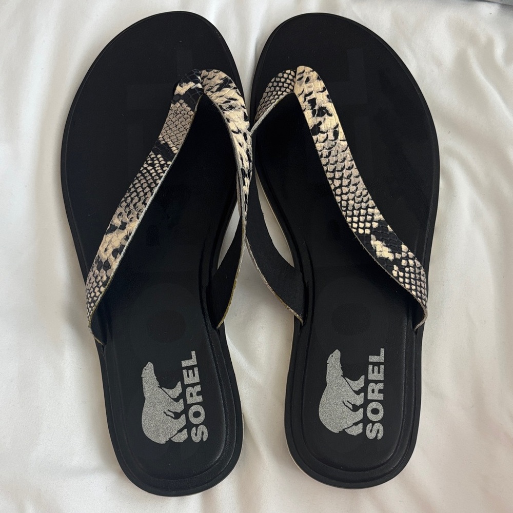 Sorel Women's Black and Cream Sandals